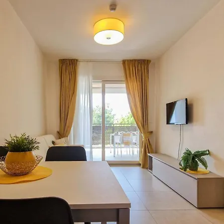 Modern With Stunning Seaview Terrace بيبيوني
