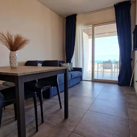 Modern With Stunning Seaview Terrace Daire